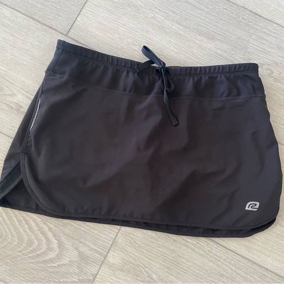 Roadrunner Running Compression Shorts (Skort) Black Velocity - Picture 2 of 8